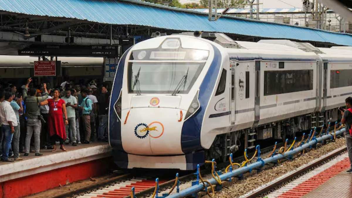 Vande Bharat Train Photo