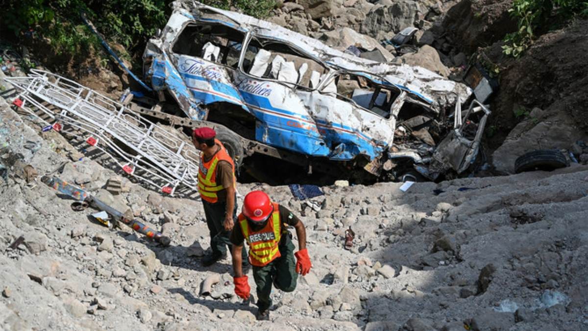 Pakistan bus accident