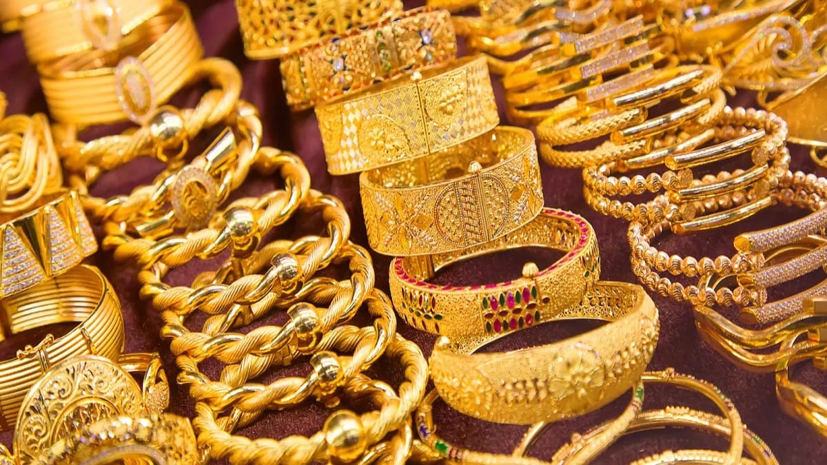 Silver and Gold Prices Plummet in Jaipur's Sarafa Bazaar